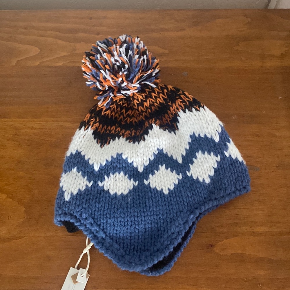 Knitted hat with Pom Pom